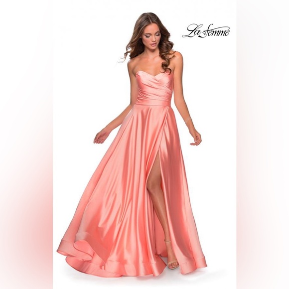NWT LA FEMME Strapless Slit Satin Ballgown Prom Dress in Peach Size US 4 - Picture 1 of 12